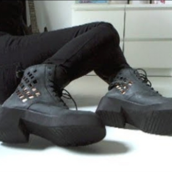 Nasty Gal X Jeffery Campbell Cut Out Pixel Ankle Boots Size 6.5 - Picture 1 of 7